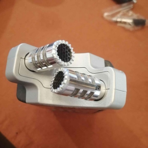 Zoom H4n Portable Recorder - Stereo Mics - XLR Inputs - 16GB SD - Picture 5 of 10